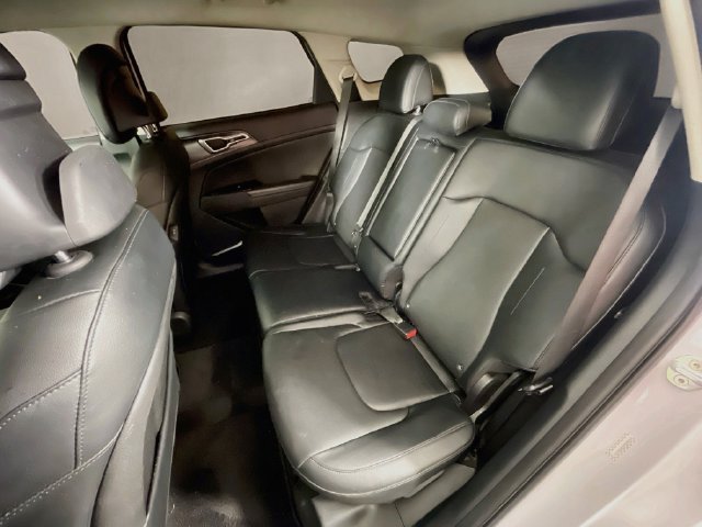 Used 2023 Kia Sportage EX FWD image 25