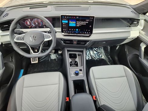 New 2026 Volkswagen Tiguan SE R-Line AWD/4WD image 11