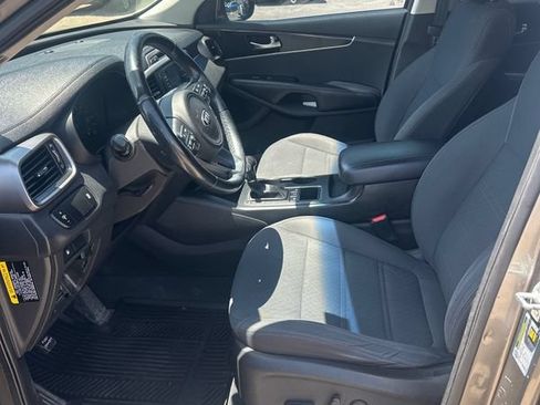 Used 2016 Kia Sorento LX w/ LX Convenience Package AWD/4WD image 2