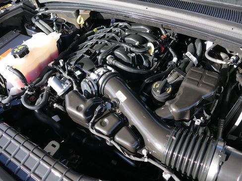 Used 2025 Jeep Grand Cherokee Altitude image 27