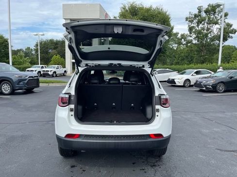 Used 2023 Jeep Compass Latitude AWD/4WD image 10