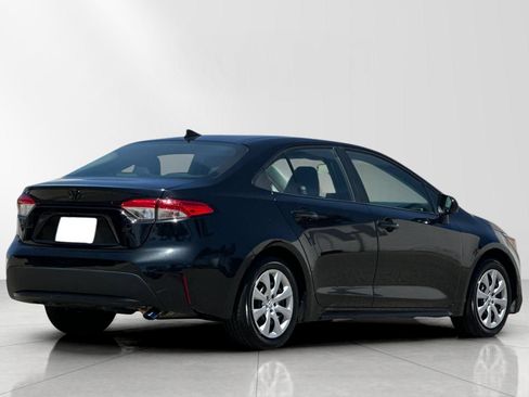 Used 2021 Toyota Corolla LE w/ Carpet Mat Package (TMS) FWD image 3