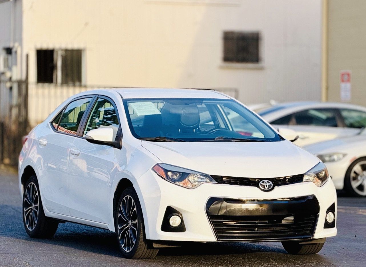 Used 2015 Toyota Corolla S FWD image 2