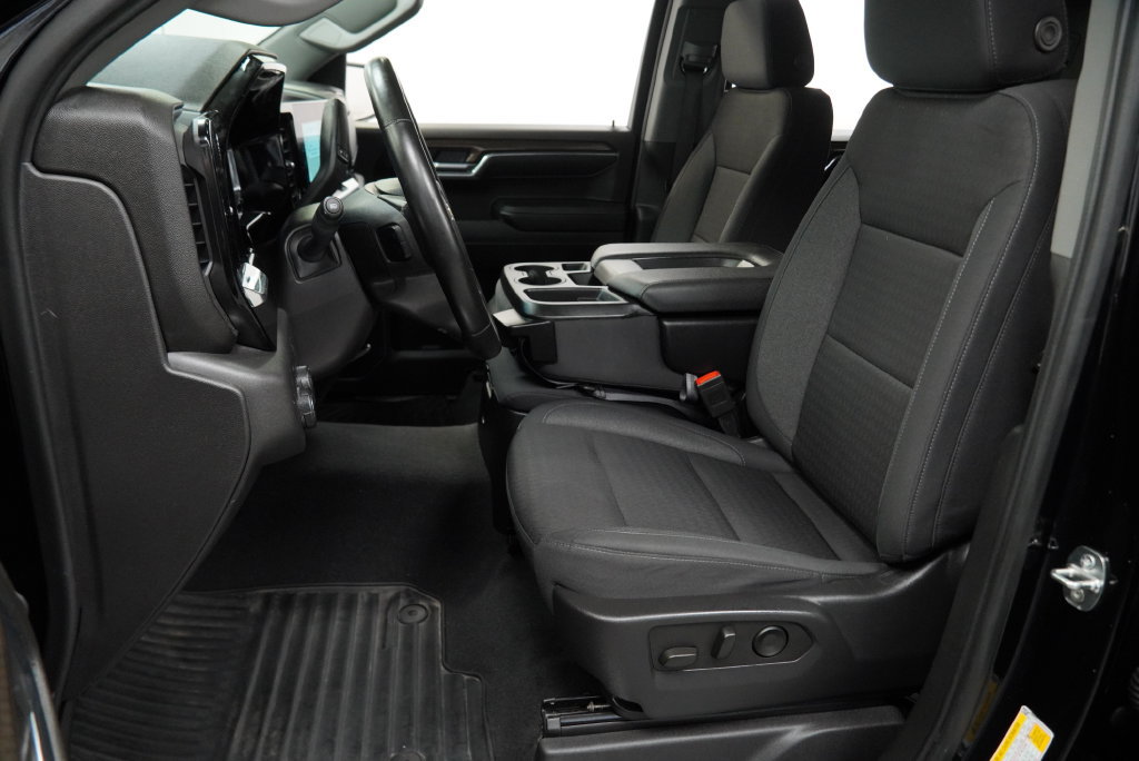 Used 2024 Chevrolet Silverado 1500 LT AWD/4WD image 4