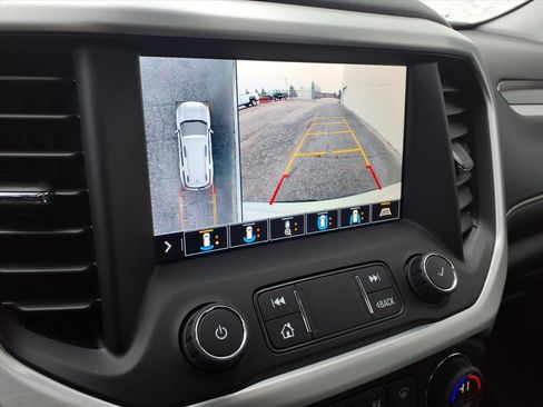 Used 2020 GMC Acadia SLT w/ Driver Alert Package II image 22