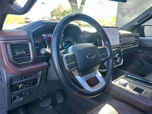 Used 2024 Ford Expedition Limited image 23