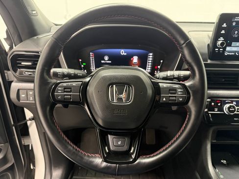 Used 2025 Honda Pilot Black Edition image 20