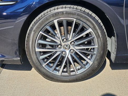 Used 2022 Lexus ES 250 w/ Premium Package image 10