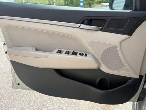 Used 2018 Hyundai Elantra SEL w/ Cargo Package FWD image 18