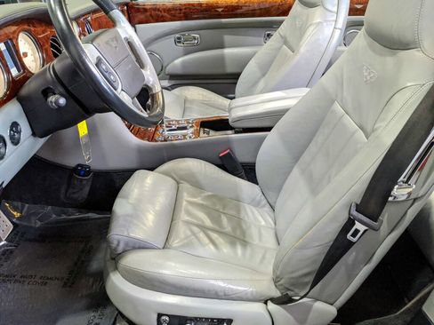 Used 2008 Bentley Azure image 23