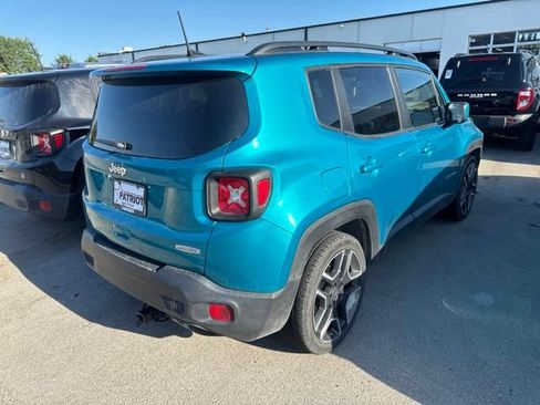 Used 2021 Jeep Renegade Latitude w/ Sun & Sound Group FWD image 6