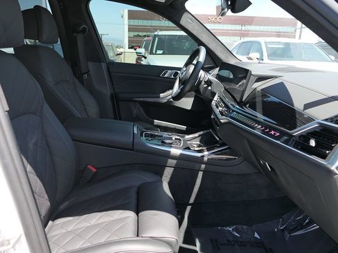 Used 2026 BMW X7 xDrive40i w/ M Sport Package AWD/4WD image 28