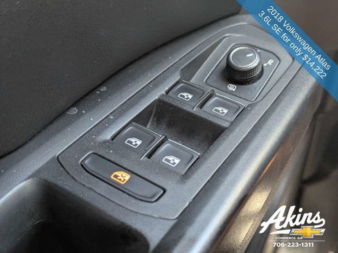 Used 2018 Volkswagen Atlas SE FWD image 25