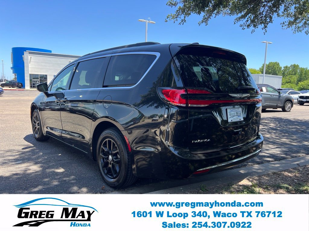 Used 2022 Chrysler Pacifica Touring-L FWD image 6