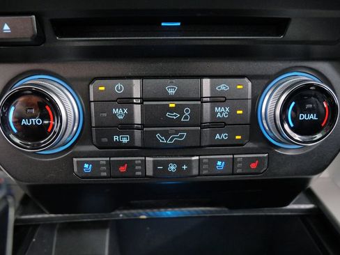Used 2018 Ford F150 Lariat w/ Equipment Group 502A Luxury AWD/4WD image 33