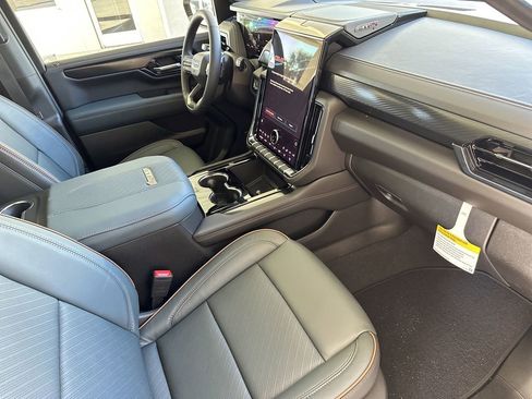 New 2026 GMC Yukon XL AT4 image 43