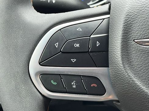 Used 2022 Chrysler Pacifica Pinnacle AWD/4WD image 29