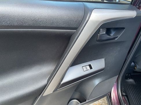 Used 2017 Toyota RAV4 LE image 12