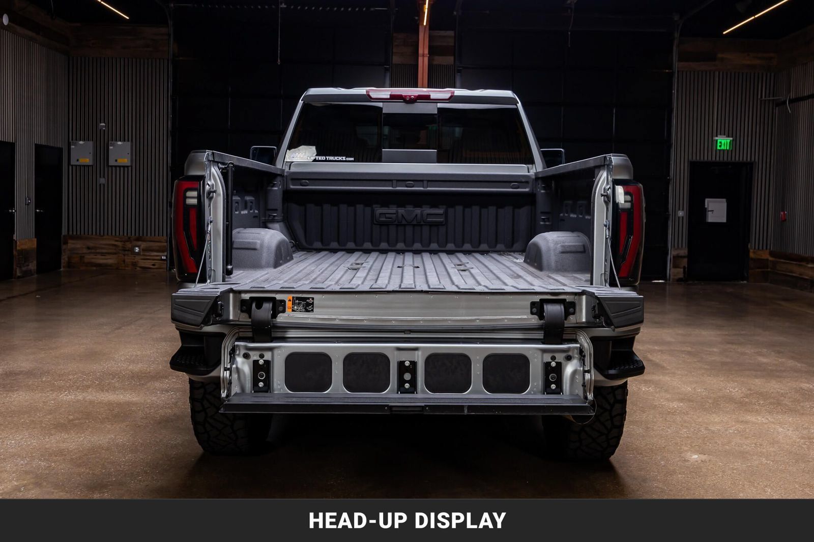 Used 2025 GMC Sierra 3500 AT4 w/ AT4 Premium Plus Package AWD/4WD image 9