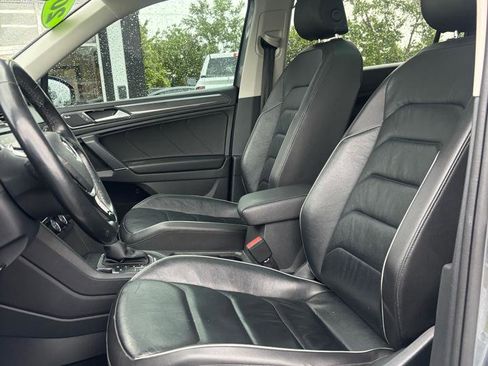 Used 2018 Volkswagen Tiguan SEL Premium AWD/4WD image 8
