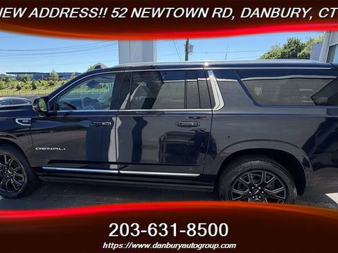 Used 2023 GMC Yukon XL Denali AWD/4WD image 2