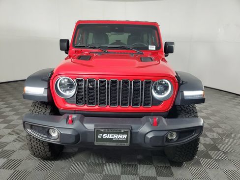 Used 2025 Jeep Wrangler Unlimited Rubicon AWD/4WD image 9