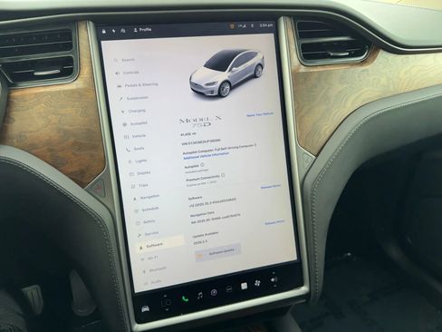 Used 2018 Tesla Model X 75D image 40