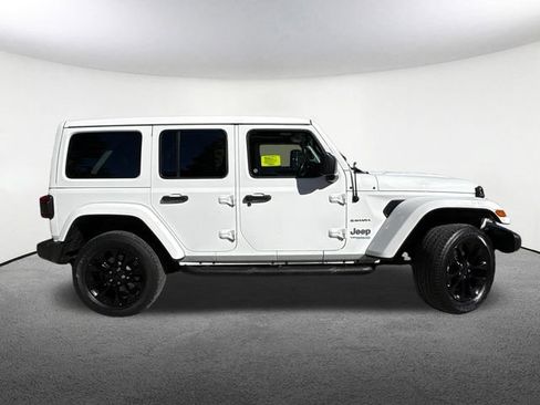 Used 2021 Jeep Wrangler Unlimited Sahara w/ Cold Weather Group AWD/4WD image 15