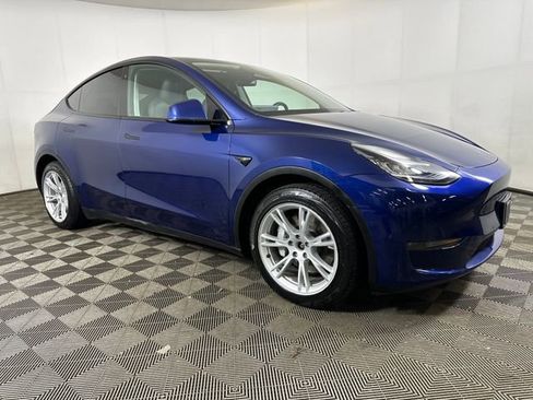 Used 2021 Tesla Model Y Long Range AWD/4WD image 2
