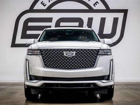 Used 2021 Cadillac Escalade Premium Luxury w/ Driver Assist Tech Package image 3