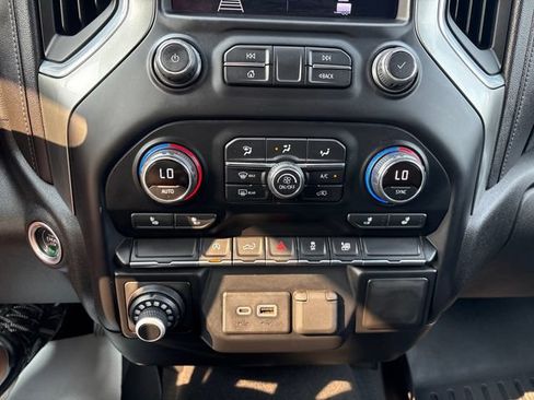 Used 2021 Chevrolet Silverado 1500 LT AWD/4WD image 16