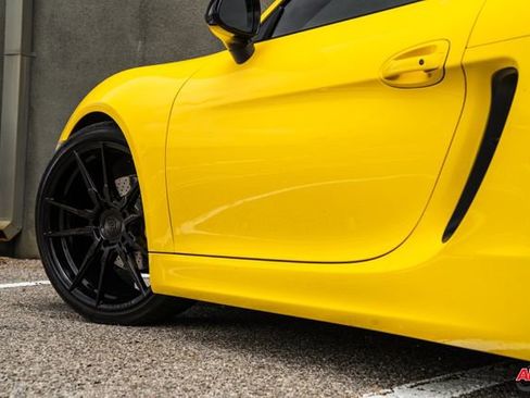 Used 2016 Porsche Cayman RWD image 23