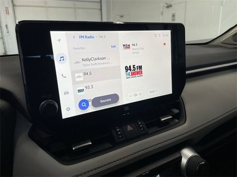 Used 2025 Toyota RAV4 Limited image 26