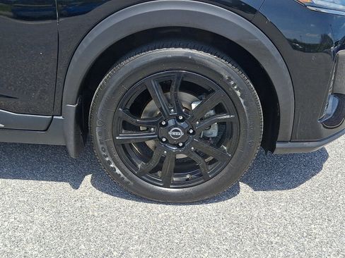 Used 2023 Nissan Kicks SR w/ SR Premium Package FWD image 8