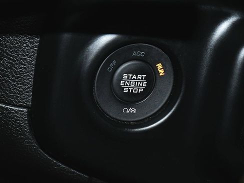 Used 2022 Jeep Wrangler Unlimited Sahara image 23