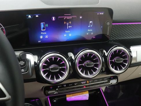 New 2026 Mercedes-Benz GLB 250 image 6