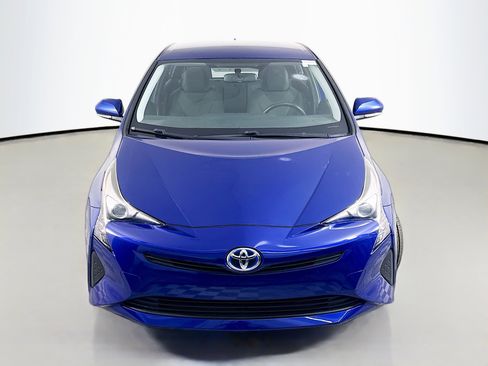 Used 2016 Toyota Prius Two image 2