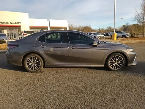 Used 2024 Toyota Camry XLE image 2
