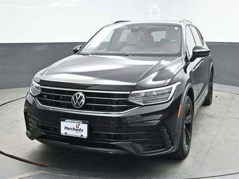 Used 2023 Volkswagen Tiguan SE R-Line AWD/4WD image 2