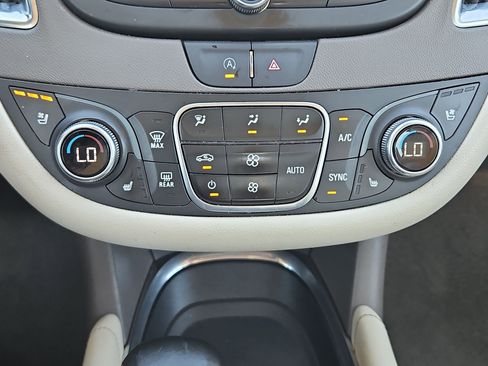 Used 2024 Chevrolet Malibu LT image 26