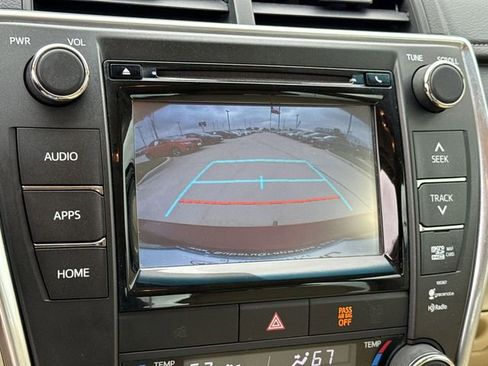 Used 2015 Toyota Camry XLE w/ Moonroof Package image 24