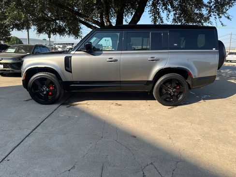 Used 2023 Land Rover Defender 130 X AWD/4WD image 8