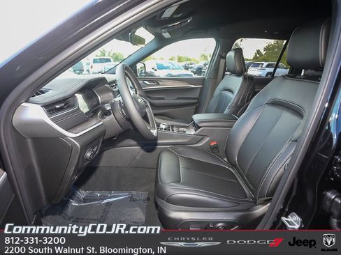 New 2025 Jeep Grand Cherokee Limited image 10