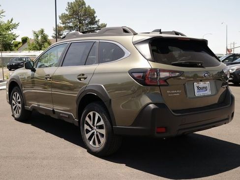 Used 2025 Subaru Outback Premium image 5