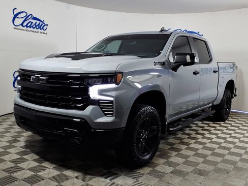 Used 2024 Chevrolet Silverado 1500 LT Trail Boss w/ LT Trail Boss Premium Package AWD/4WD image 6