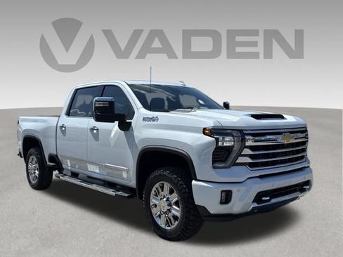 Used 2026 Chevrolet Silverado 2500 High Country w/ Technology Package AWD/4WD image 1