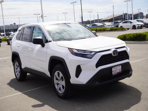 Used 2025 Toyota RAV4 LE AWD/4WD image 1