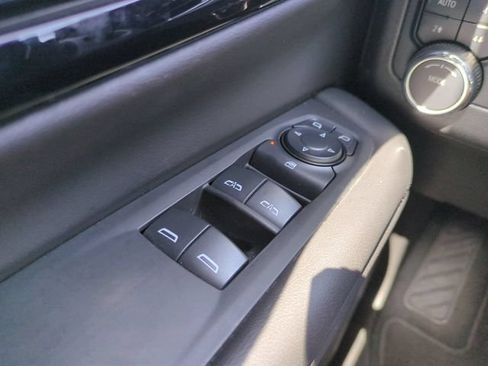 Used 2025 Chevrolet Tahoe Z71 AWD/4WD image 28