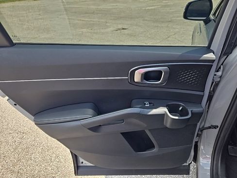 Used 2025 Kia Sorento EX FWD image 18