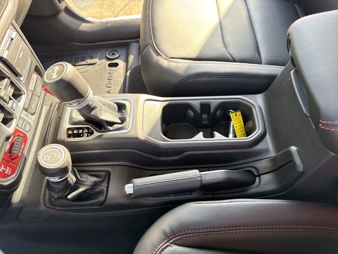 New 2025 Jeep Wrangler Unlimited Rubicon w/ Safety Group image 20